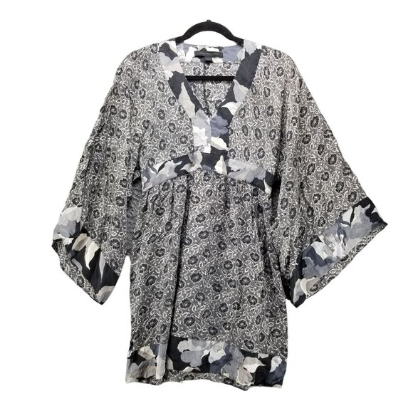 Express Shirt Womens Medium Gray Floral 100% Silk Kimono Sleeve V Neck Blouse - Picture 1 of 9
